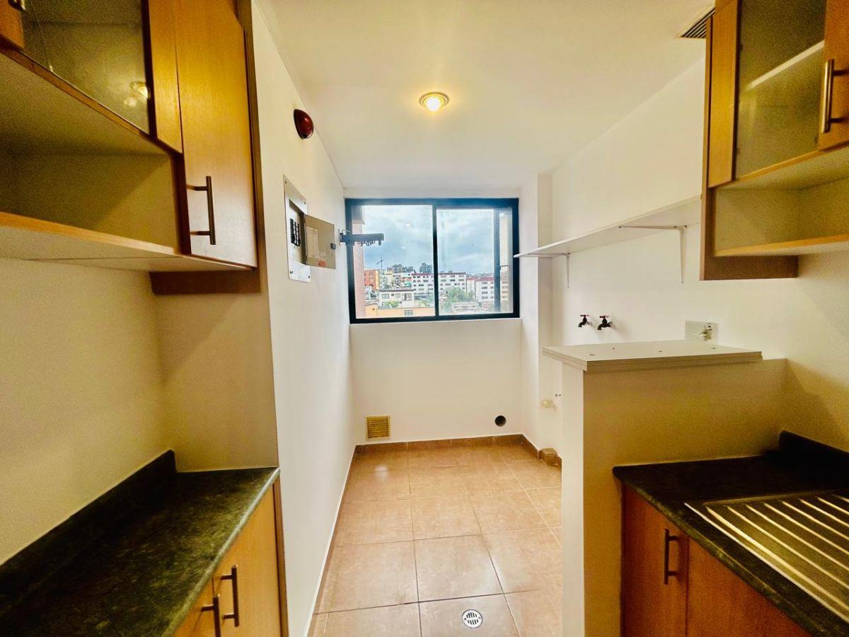 Departamento en Venta 3 Habitaciones 2 Parqueaderos en La 6 de Diciembre y de Los Fresnos Departamento en Venta 3 Habitaciones 2 Parqueaderos en La 6 de Diciembre y de Los Fresnos