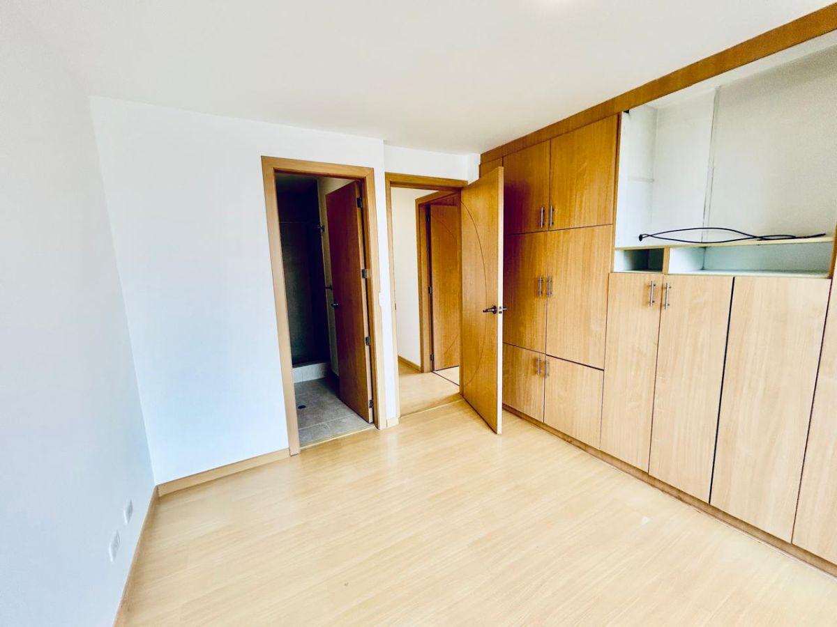 Departamento en Venta 3 Habitaciones 2 Parqueaderos en La 6 de Diciembre y de Los Fresnos Departamento en Venta 3 Habitaciones 2 Parqueaderos en La 6 de Diciembre y de Los Fresnos