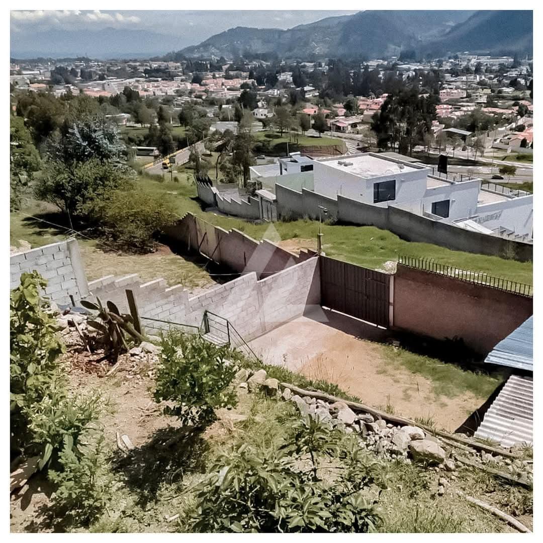 En Venta Terreno con Casa en Conocoto Puente 8 En Venta Terreno con Casa en Conocoto Puente 8