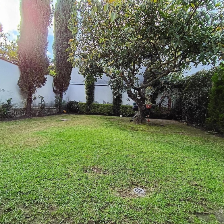 Casa de Venta de 3 Dorm. en Cumbaya Lumbisi