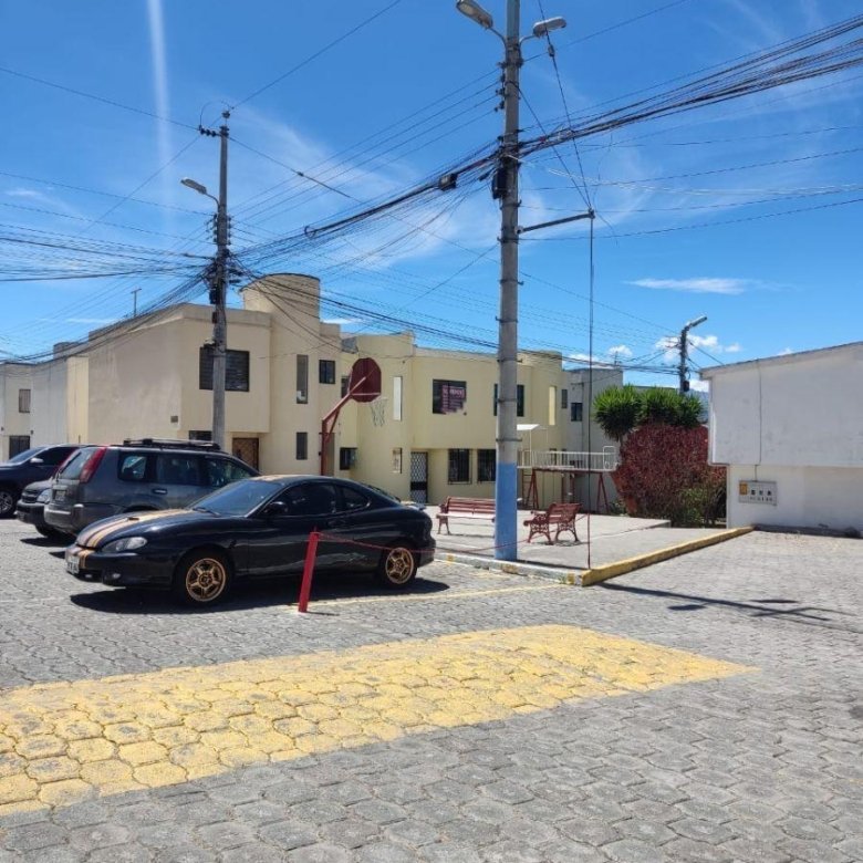 Casa en Venta Sector Calderón a Dos Cuadras del Coral