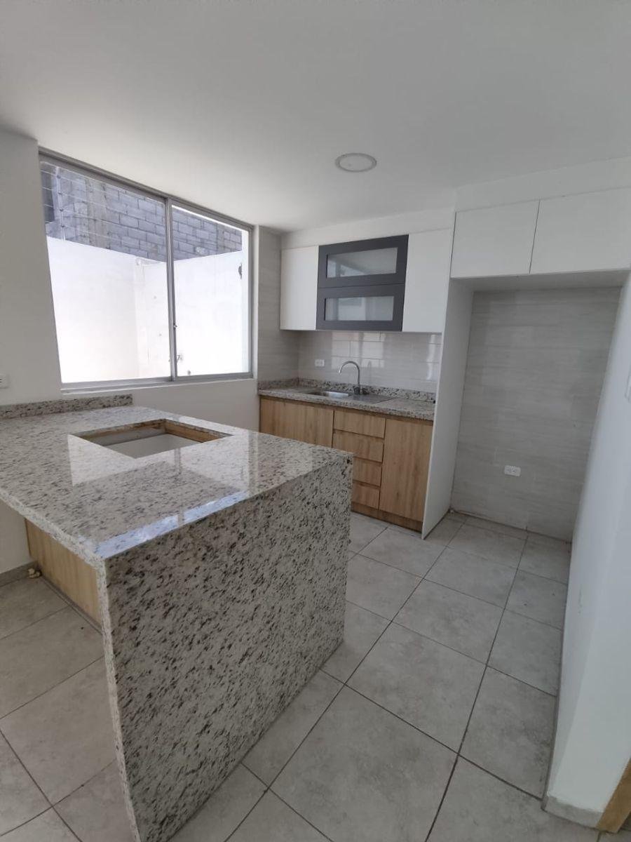 Casa en Venta Sector Calderón – San Camilo 3 Dorm. Casa en Venta Sector Calderón - San Camilo 3 Dorm.