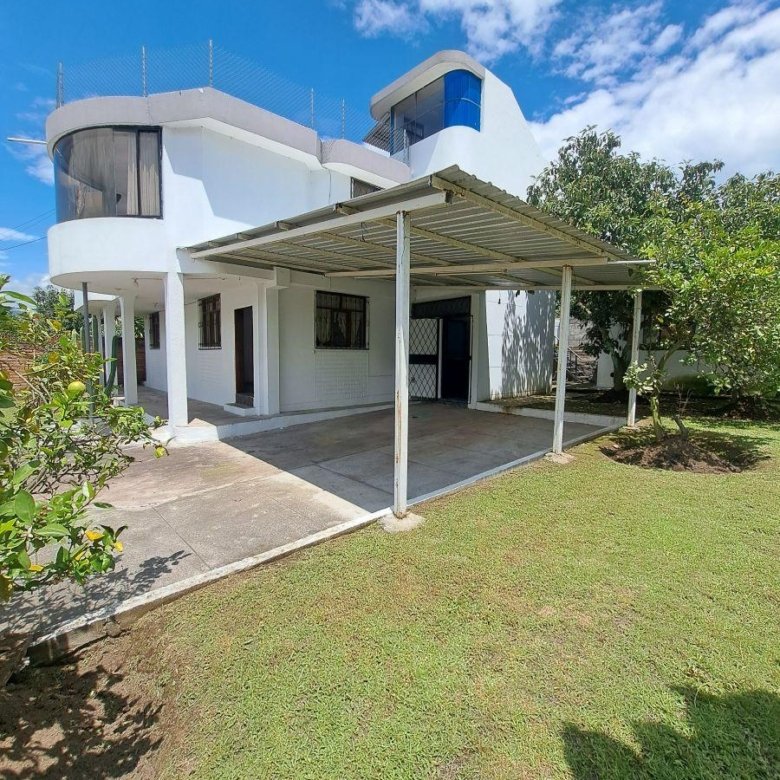 Tumbaco, Casa de Venta Dos Departamentos