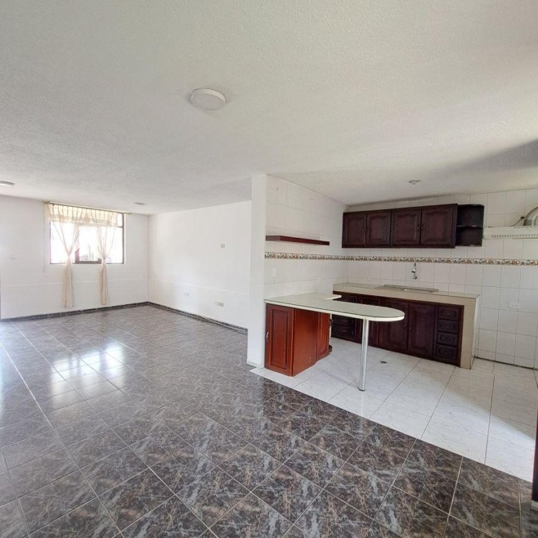 Tumbaco, Casa de Venta Dos Departamentos
