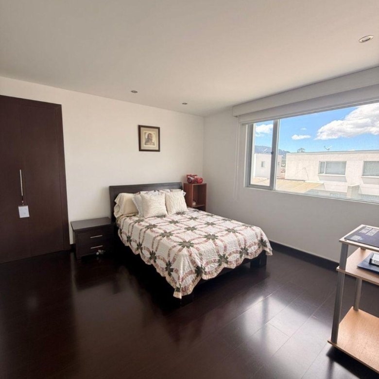 Casa con 400 m&sup2; Terreno, 3 Habitaciones en Venta en Cumbaya