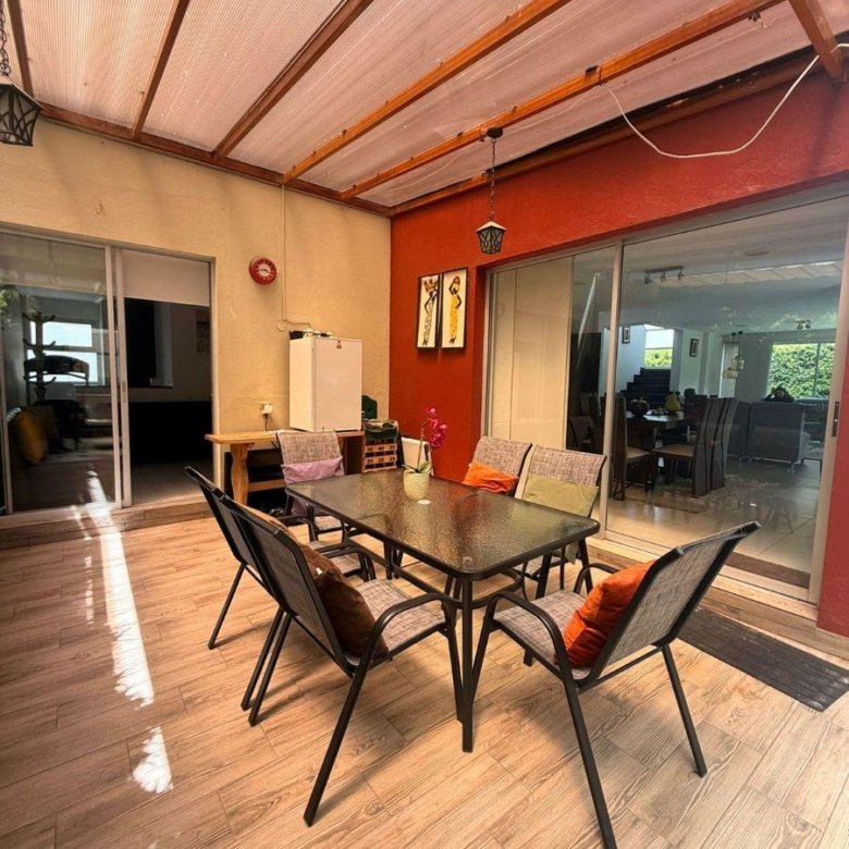 Casa con 400 m&sup2; Terreno, 3 Habitaciones en Venta en Cumbaya