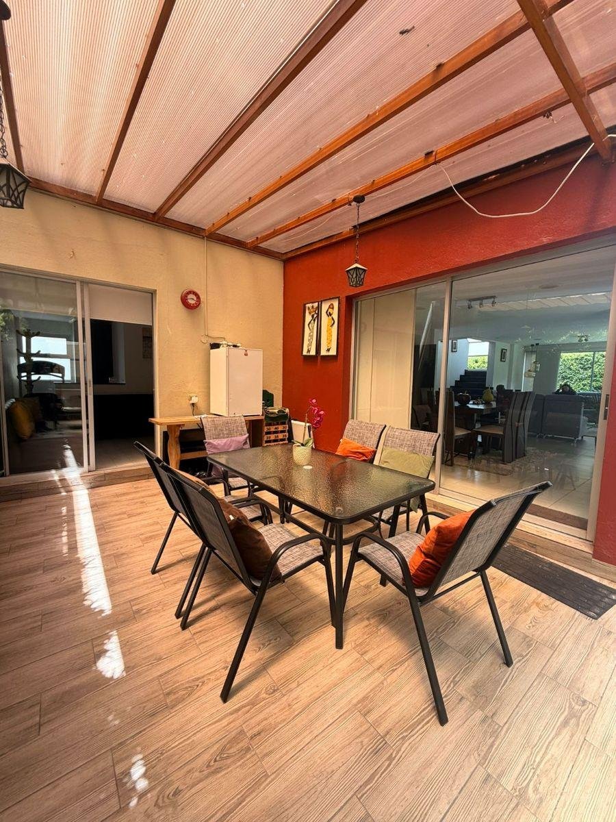 Casa con 400 m² Terreno, 3 Habitaciones en Venta en Cumbaya Casa con 400 m² Terreno, 3 Habitaciones en Venta en Cumbaya