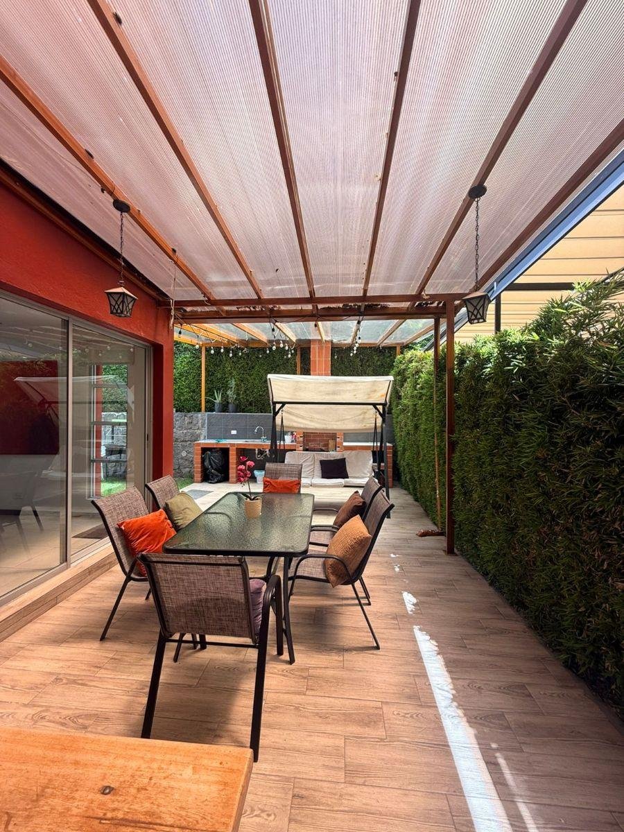 Casa con 400 m&sup2; Terreno, 3 Habitaciones en Venta en Cumbaya