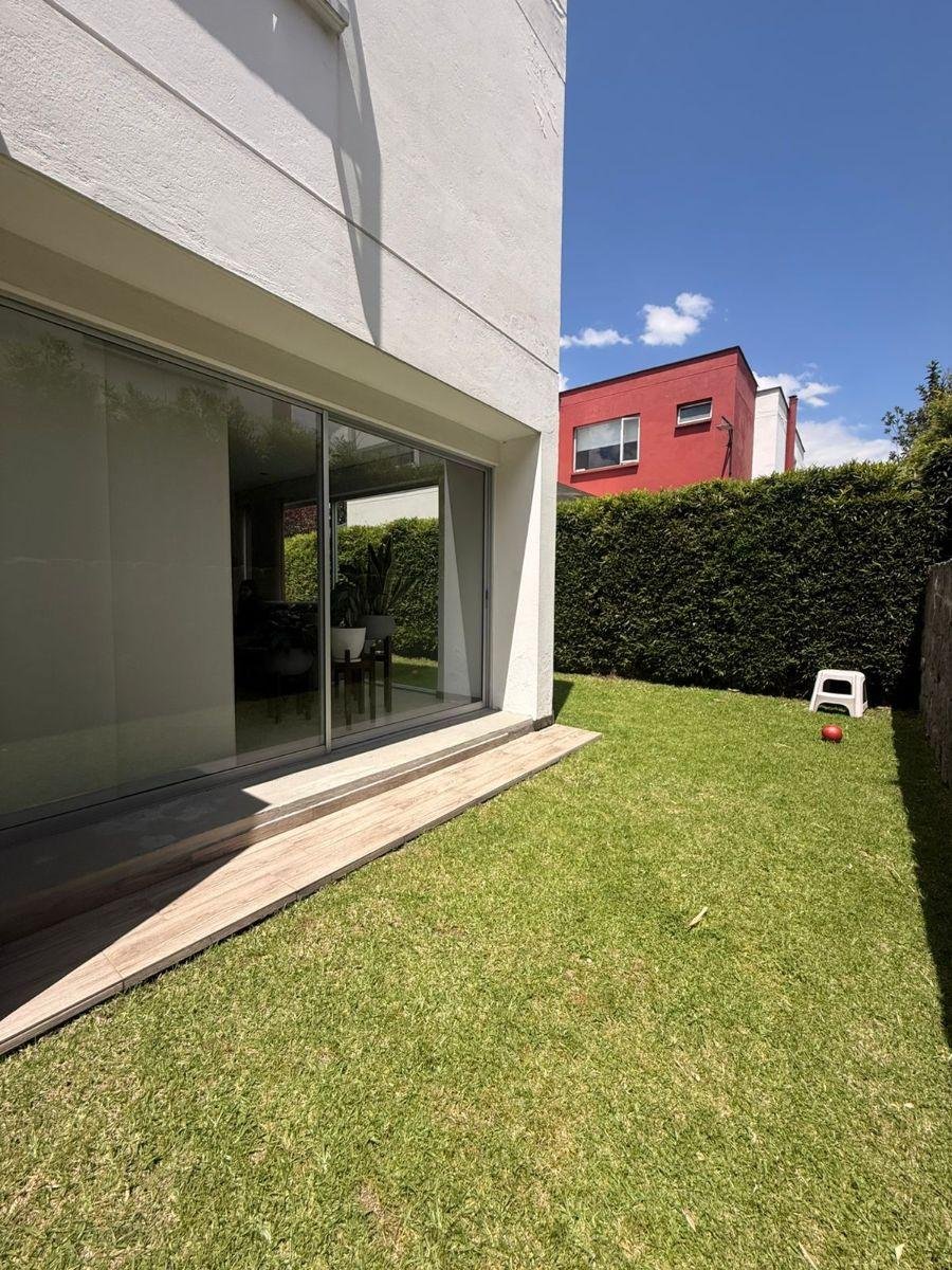 Casa con 400 m² Terreno, 3 Habitaciones en Venta en Cumbaya Casa con 400 m² Terreno, 3 Habitaciones en Venta en Cumbaya