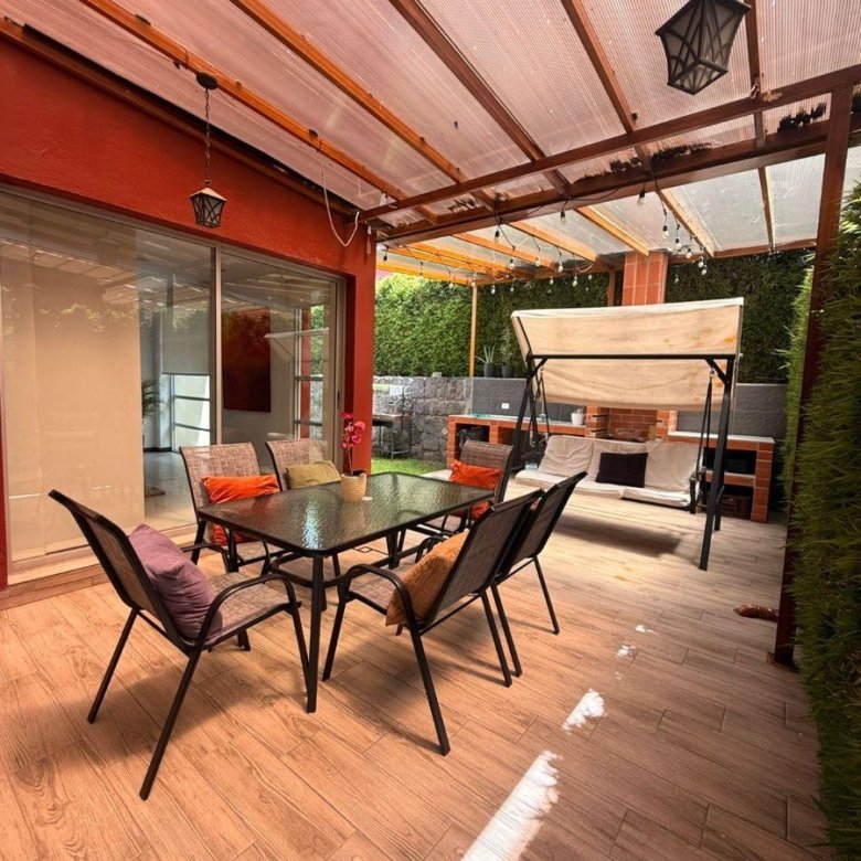 Casa con 400 m&sup2; Terreno, 3 Habitaciones en Venta en Cumbaya