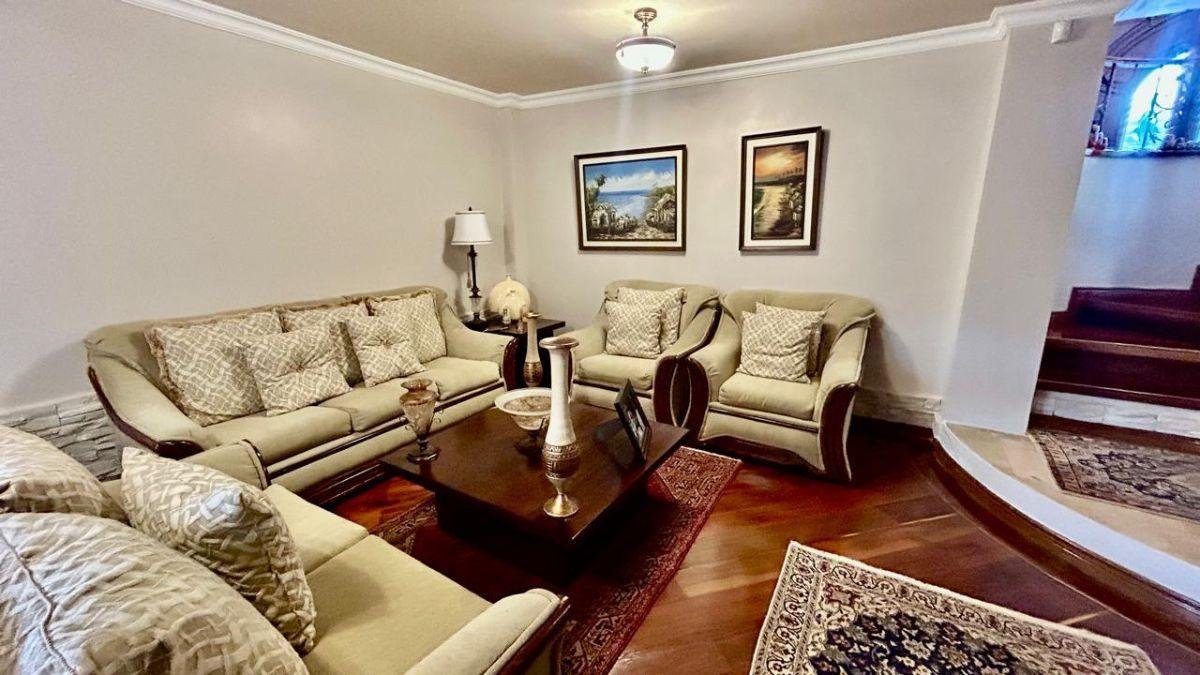 Casa en El Norte de Quito en Urbanización Cerrada Cerca de La Embajada Americana Casa en El Norte de Quito en Urbanización Cerrada Cerca de La Embajada Americana