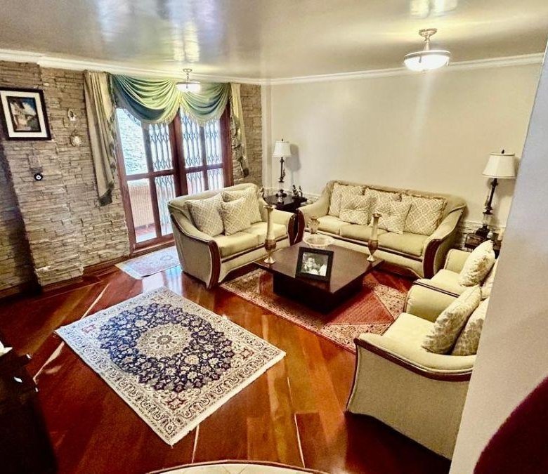 Casa en El Norte de Quito en Urbanización Cerrada Cerca de La Embajada Americana