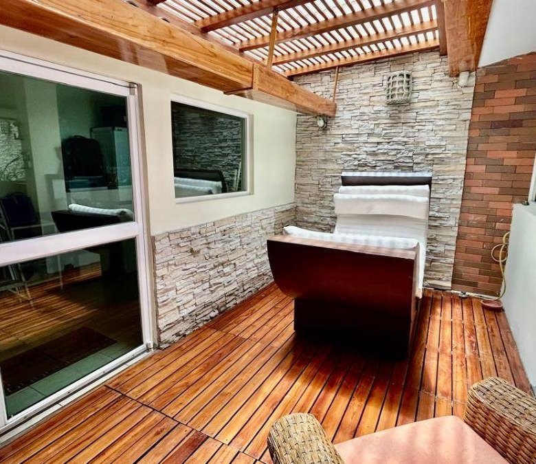 Casa en El Norte de Quito en Urbanización Cerrada Cerca de La Embajada Americana
