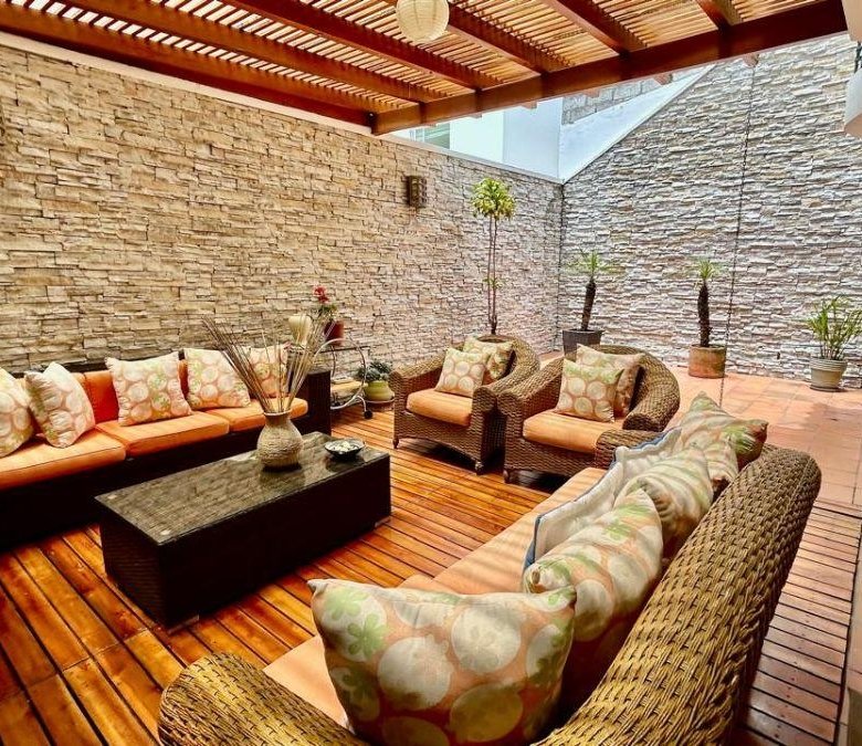 Casa en El Norte de Quito en Urbanización Cerrada Cerca de La Embajada Americana