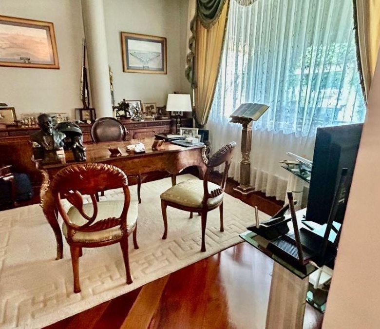 Casa en El Norte de Quito en Urbanización Cerrada Cerca de La Embajada Americana