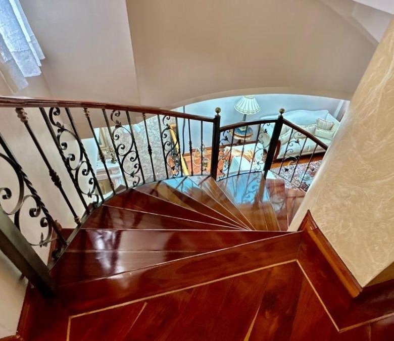 Casa en El Norte de Quito en Urbanización Cerrada Cerca de La Embajada Americana