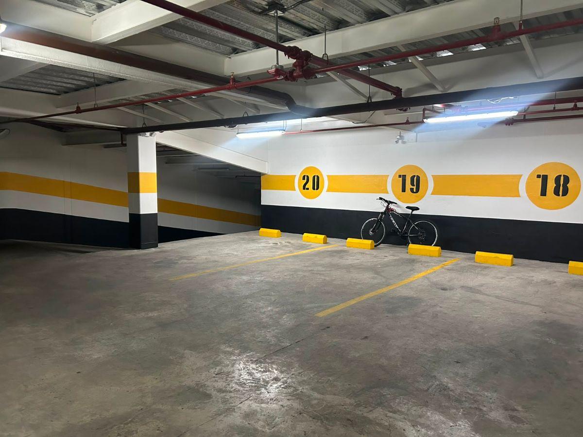 Parqueadero en Venta de 14.53 m² en La 6 de Diciembre y Checoslovaquia Parqueadero en Venta de 14.53 m² en La 6 de Diciembre y Checoslovaquia
