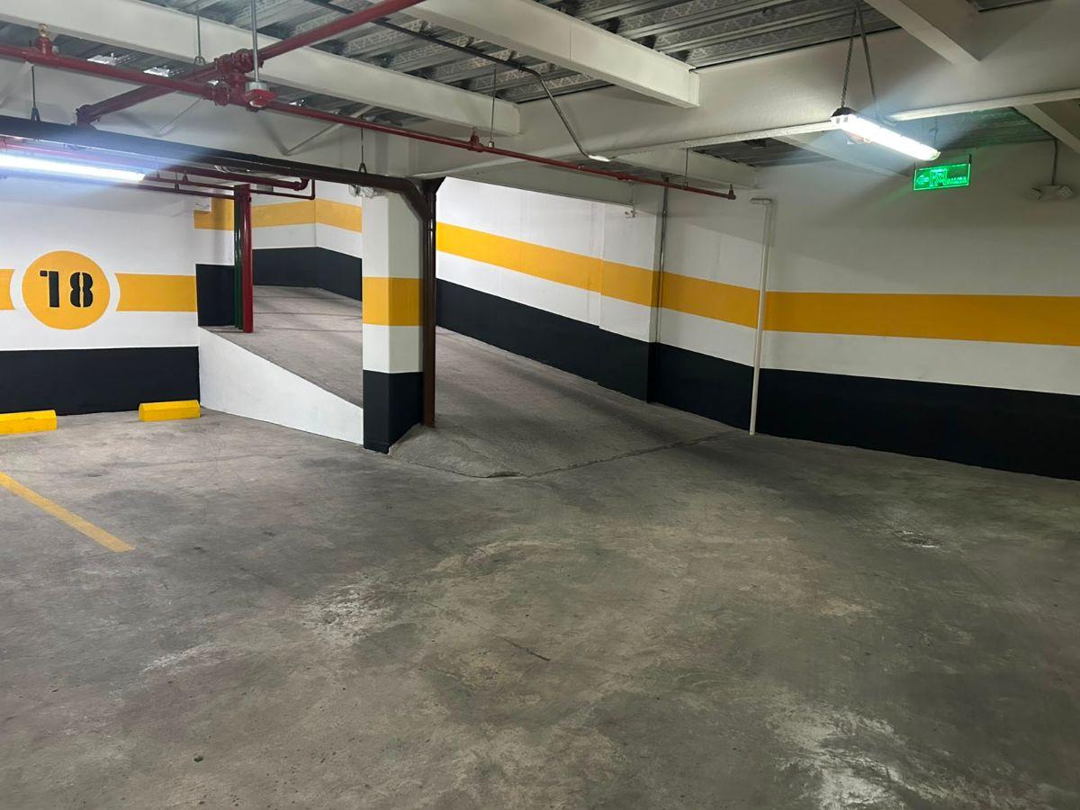 Parqueadero en Venta de 14.53 m² en La 6 de Diciembre y Checoslovaquia Parqueadero en Venta de 14.53 m² en La 6 de Diciembre y Checoslovaquia