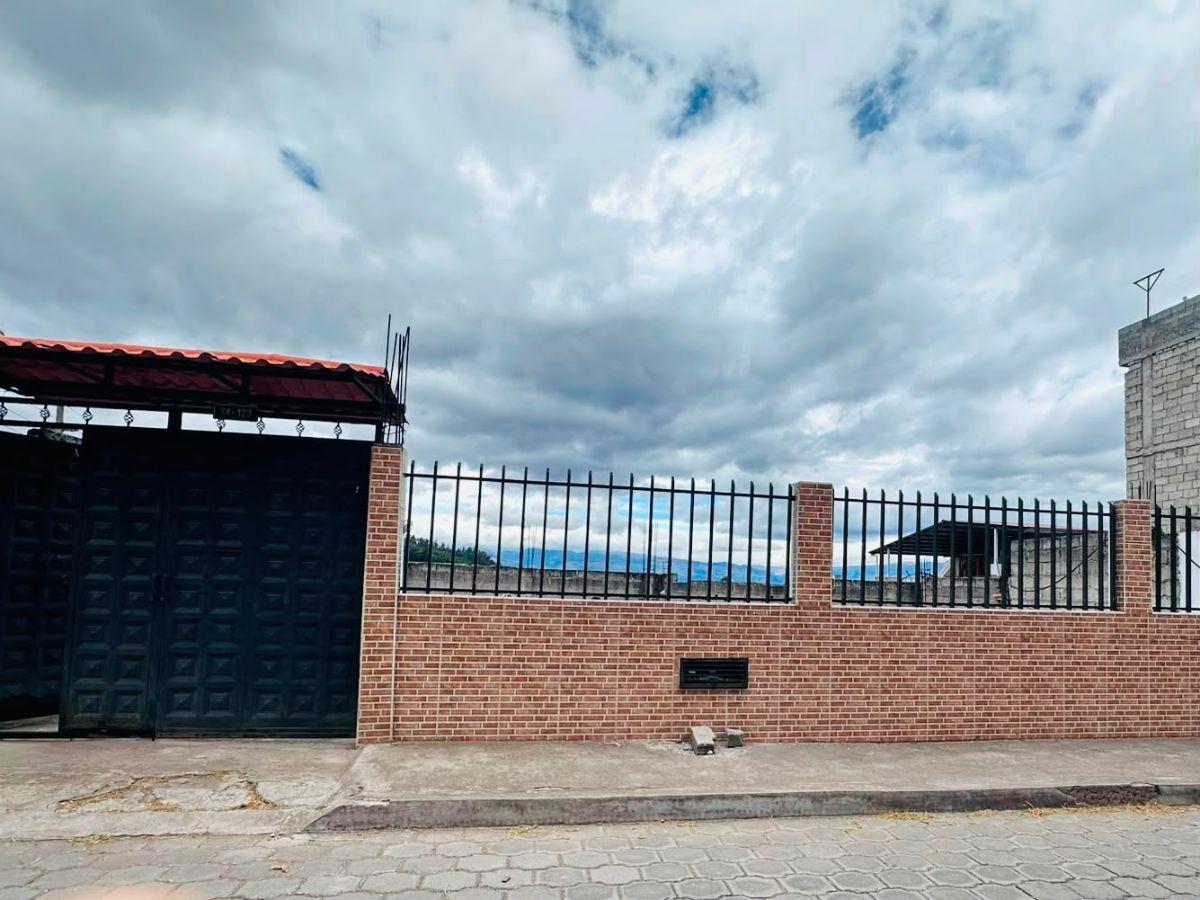 Casa de Venta Eden del Valle, Proyeccion 3 Pisos, 5 Min Simon Bolivar Casa de Venta Eden del Valle, Proyeccion 3 Pisos, 5 Min Simon Bolivar