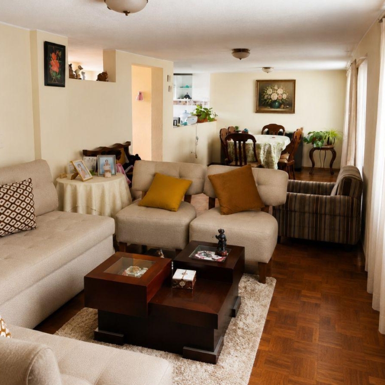 Casa de Venta Eden del Valle, Proyeccion 3 Pisos, 5 Min Simon Bolivar
