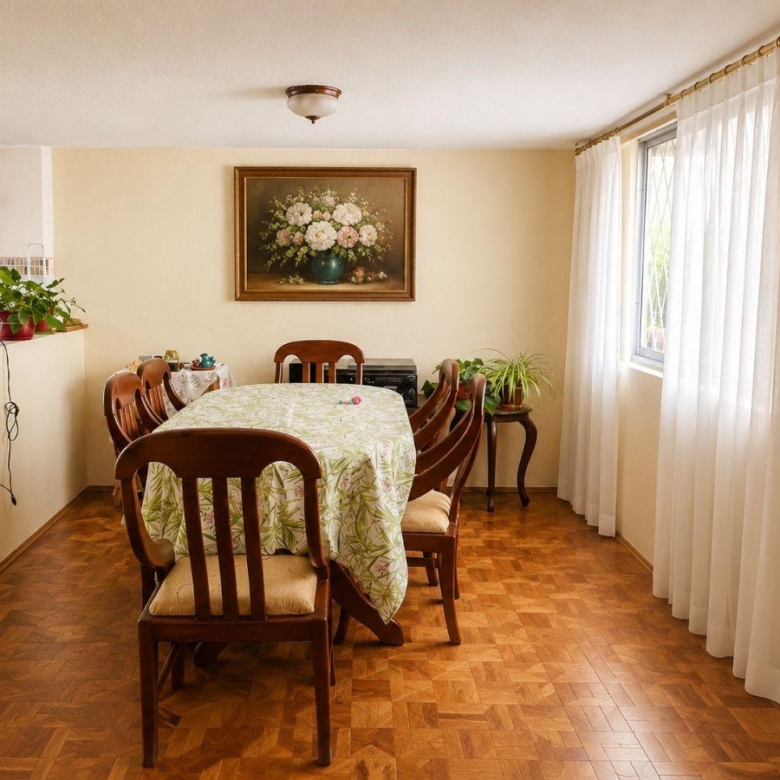 Casa de Venta Eden del Valle, Proyeccion 3 Pisos, 5 Min Simon Bolivar
