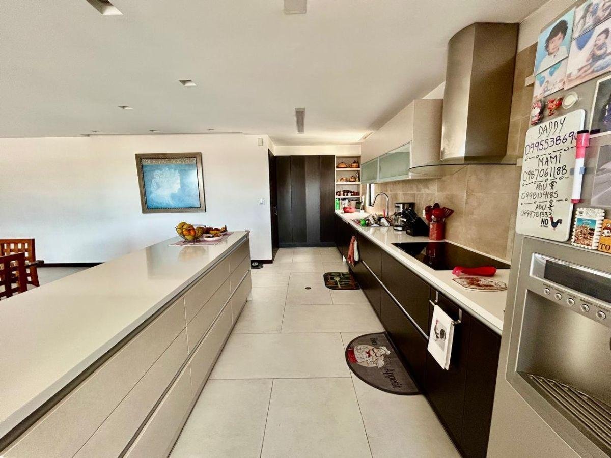 Penthouse en Venta, Sector La Paz – Whymper, Norte de Quito 264 m² Totales Penthouse en Venta, Sector La Paz - Whymper, Norte de Quito 264 m² Totales