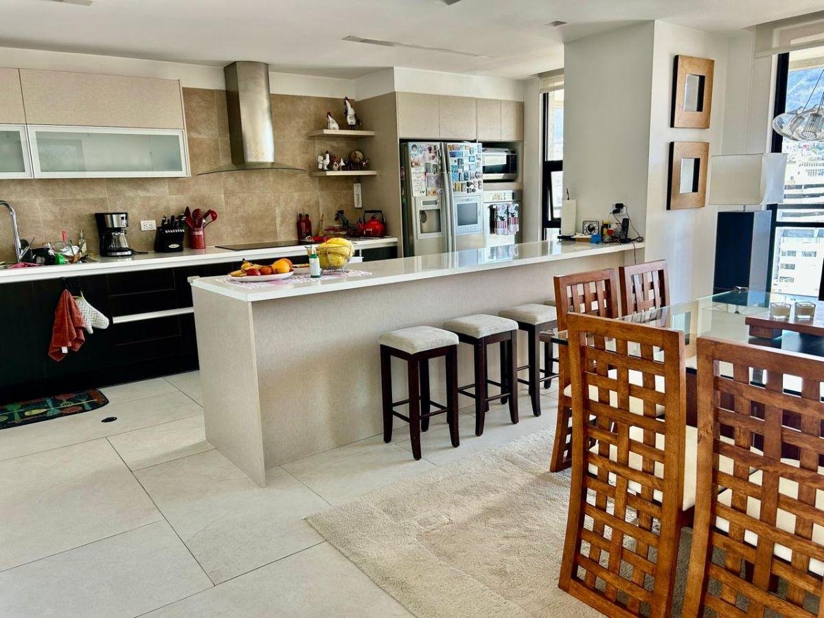 Penthouse en Venta, Sector La Paz – Whymper, Norte de Quito 264 m² Totales Penthouse en Venta, Sector La Paz - Whymper, Norte de Quito 264 m² Totales