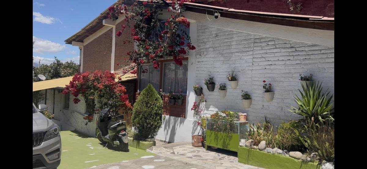 Casas en Venta Calderon Bonanza Terreno de 1008 m² Casas en Venta Calderon Bonanza Terreno de 1008 m²