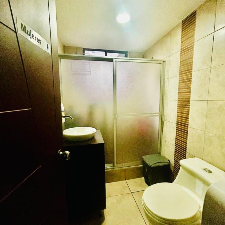 Local en Renta U Oficinas 244 m&sup2; Totales en La Pradera Centro Norte