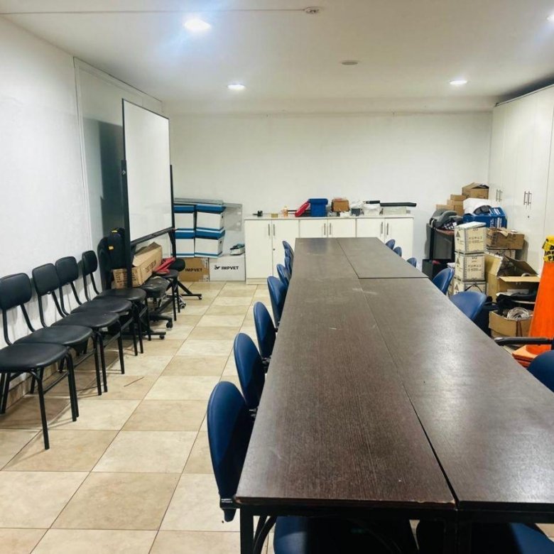 Local en Renta U Oficinas 244 m&sup2; Totales en La Pradera Centro Norte