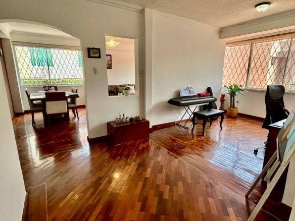 Departamento en Venta 2 Dorm. Opción Una Tercera Habitación Urbanización Santa Lucia Norte Quito