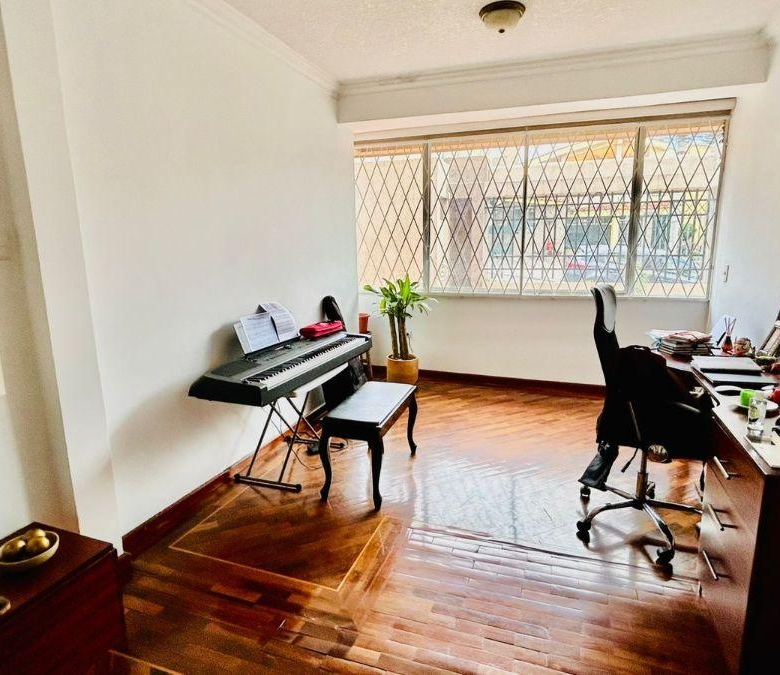 Departamento en Venta 2 Dorm. Opción Una Tercera Habitación Urbanización Santa Lucia Norte Quito