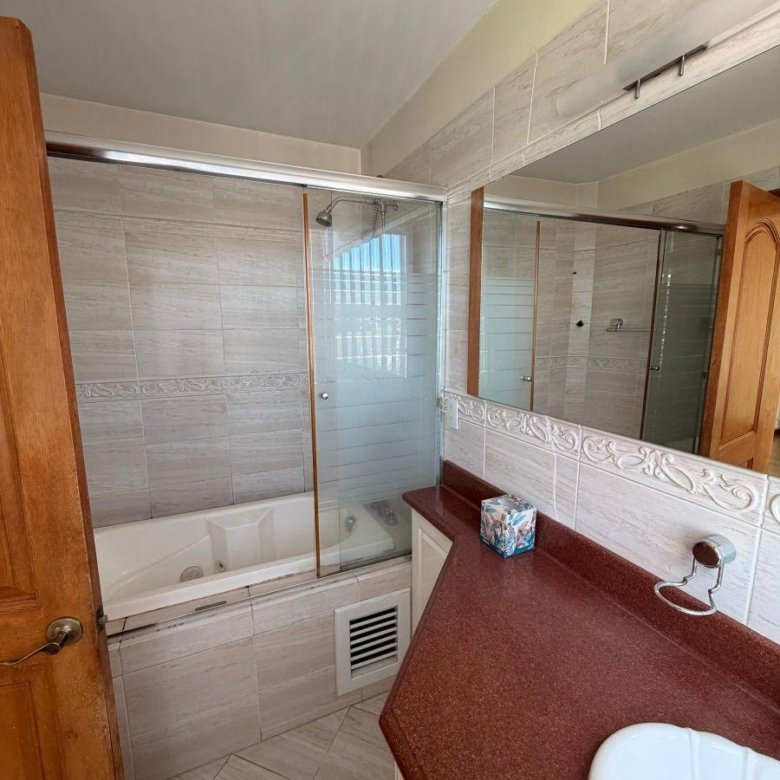 Departamento Amplio de Arriendo Quito Tenis 3 Dorm.