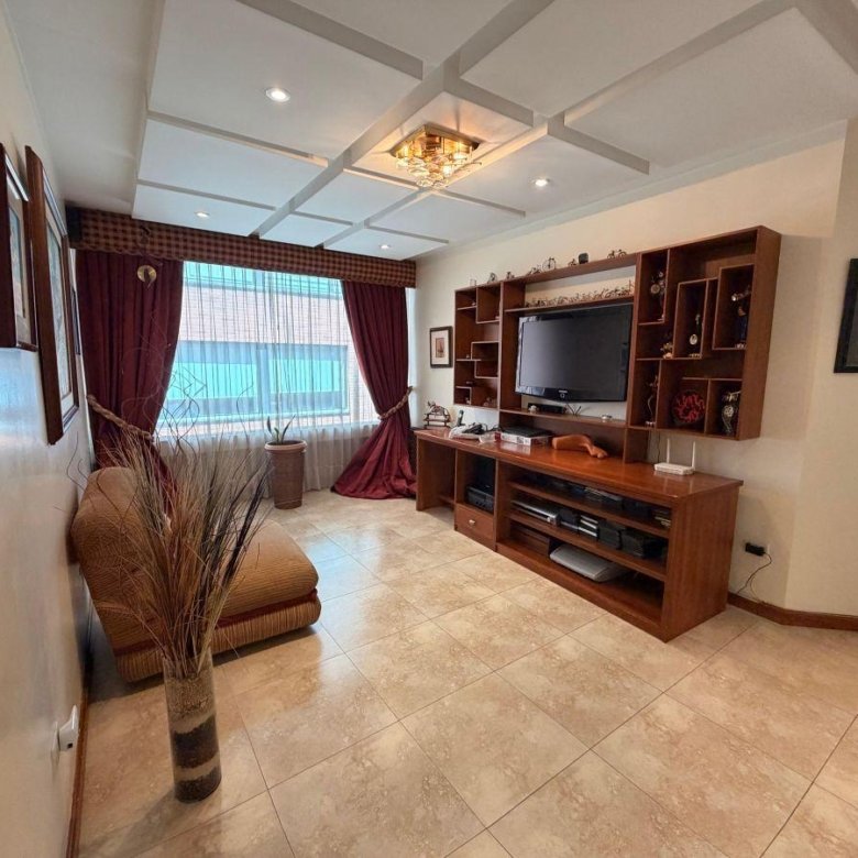 Departamento Amplio de Arriendo Quito Tenis 3 Dorm.