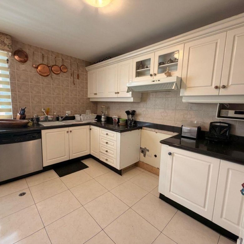 Departamento Amplio de Arriendo Quito Tenis 3 Dorm.