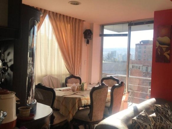 Departamento de 2 Dorm. Sector Mall El Jardin