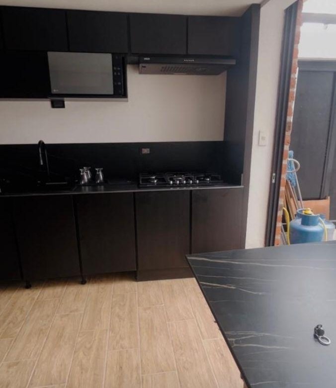 Casa en Renta Mas Una Suite Frente Al Condado Shopping 250 m&sup2; Construcción