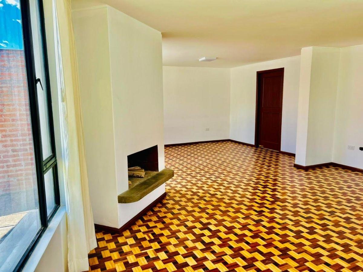 Casa en Renta Mas Una Suite Frente Al Condado Shopping 250 m² Construcción Casa en Renta Mas Una Suite Frente Al Condado Shopping 250 m² Construcción