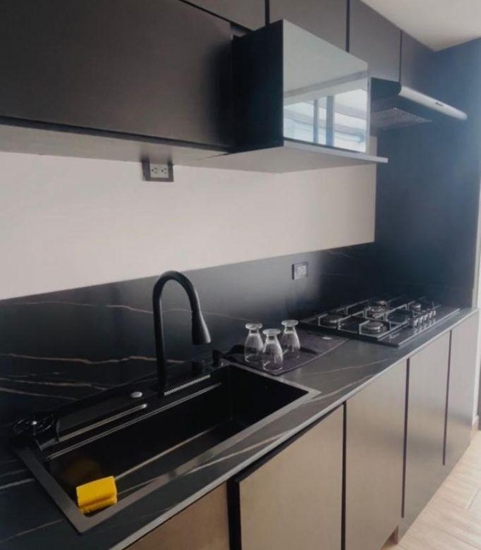 Casa en Renta Mas Una Suite Frente Al Condado Shopping 250 m&sup2; Construcción