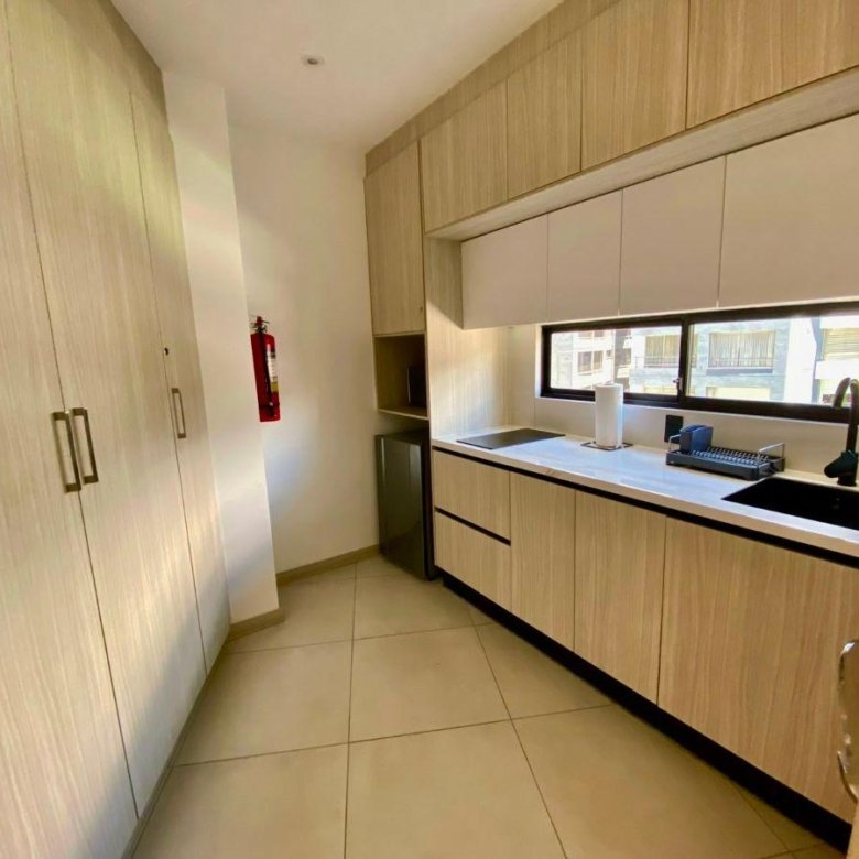 Estudio en Venta Calle Luxemburgo Republica del Salvador Doble Ingreso La Carolina