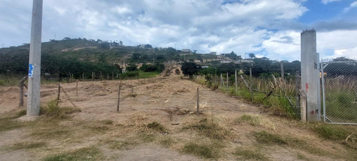 Terreno en Venta Sector Oyacoto 2400 m&sup2;